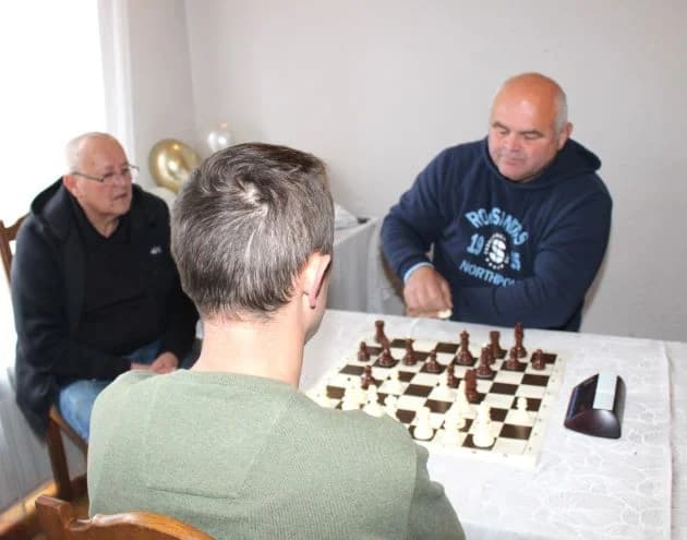 BOŽIĆNI ŠAHOVSKI TURNIR „KUTJEVO 2023“: Pobjednik ekipa Šahovskog kluba „Jajce“ iz Bosne i Hercegovine