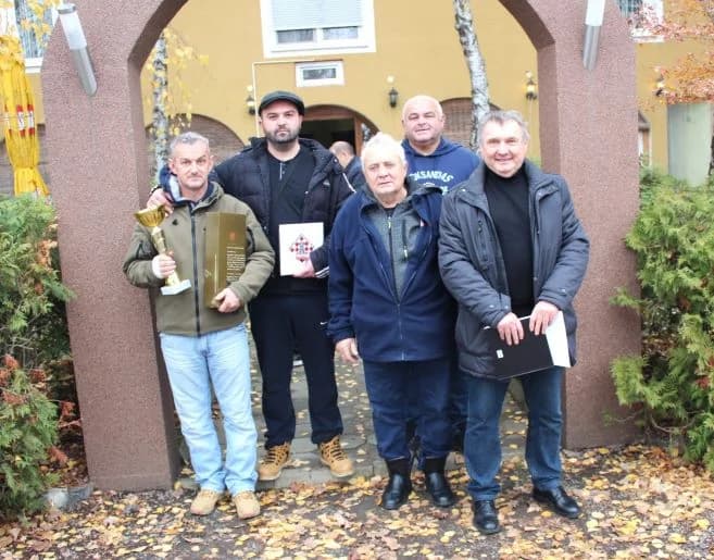 BOŽIĆNI ŠAHOVSKI TURNIR „KUTJEVO 2023“: Pobjednik ekipa Šahovskog kluba „Jajce“ iz Bosne i Hercegovine