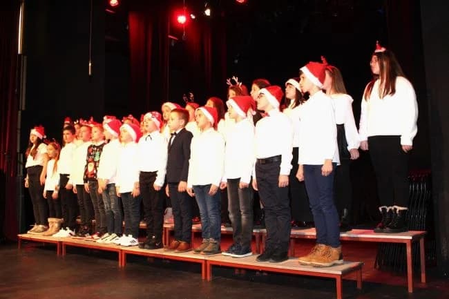 Učenici i nastavnici pleterničkog Područnog odjeljenja Glazbene škole Požega održali nezaboravan „Božićni koncert“