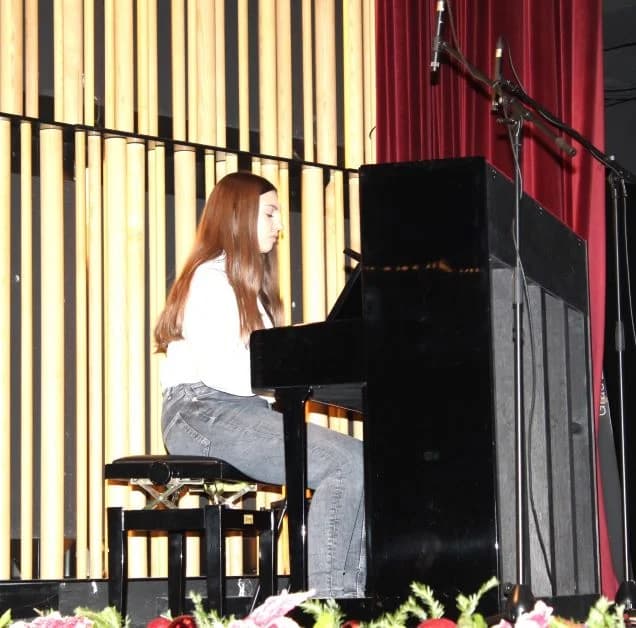 Učenici i nastavnici pleterničkog Područnog odjeljenja Glazbene škole Požega održali nezaboravan „Božićni koncert“