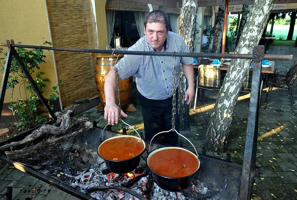 RIBARSKA KUĆA KOD FROLE U LUKAČU: Čaroliju koju nećete zaboraviti