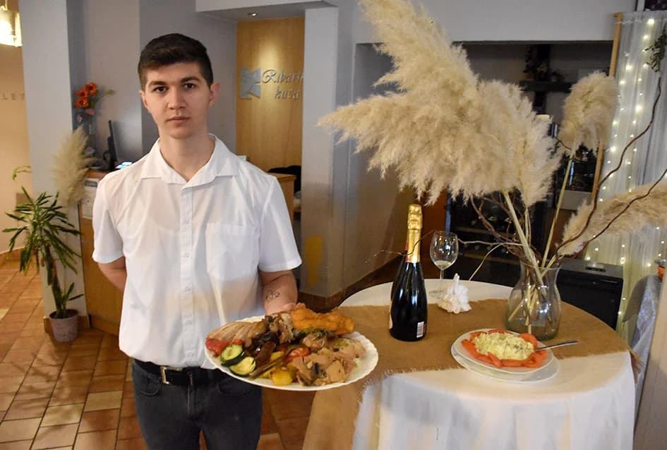 RIBARSKA KUĆA KOD FROLE U LUKAČU: Čaroliju koju nećete zaboraviti
