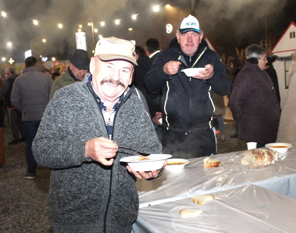 Popularni pleternički brijač Josip Dorić ponovno u Bećarskom šoru