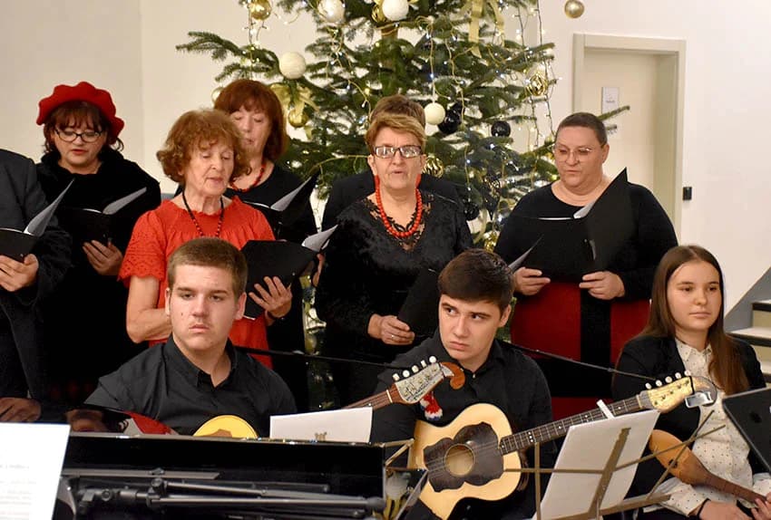 HKUD VIJENAC IZ POŽEGE ODRŽAO BOŽIĆNI KONCERT: Sugrađanima uputili najljepšu blagdansku čestitku