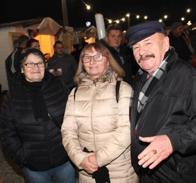 Božićni sajam, pikantni riblji paprikaš i tamburaši „Zlatne doline“ u pleterničkom Bećarskom šoru