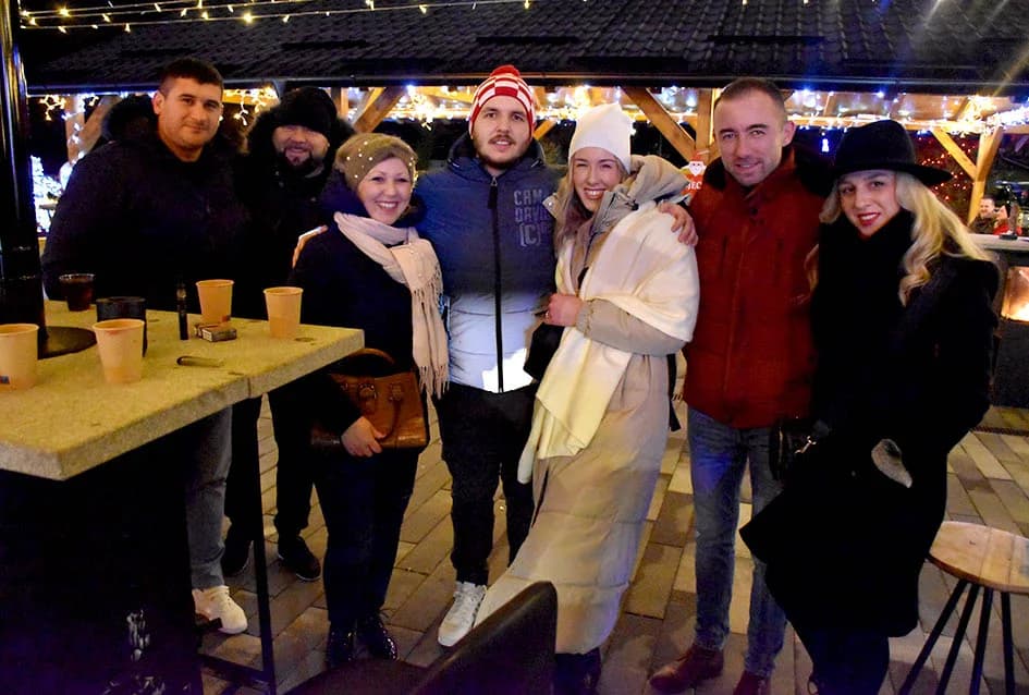 KONCERT MIROSLAVA ŠKORE U NININOJ ČAROBNOJ SHHHUMI: Ne samo da je pjevač već i vrhunski zabavljač