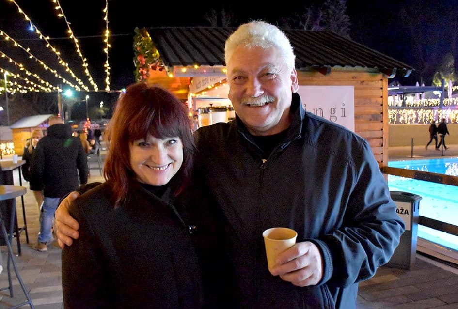 KONCERT MIROSLAVA ŠKORE U NININOJ ČAROBNOJ SHHHUMI: Ne samo da je pjevač već i vrhunski zabavljač