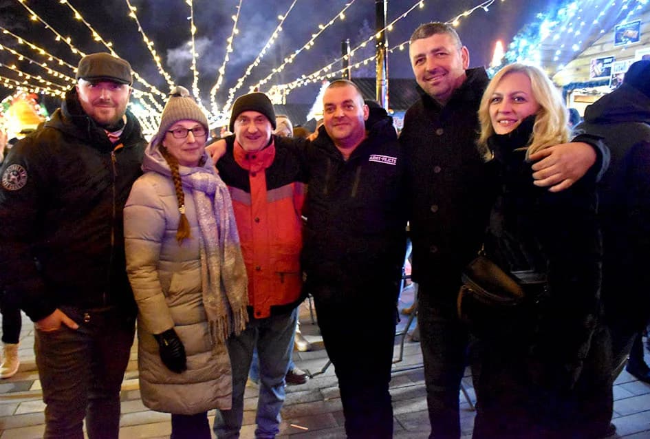KONCERT MIROSLAVA ŠKORE U NININOJ ČAROBNOJ SHHHUMI: Ne samo da je pjevač već i vrhunski zabavljač