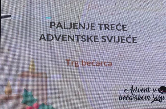 Mali vijećnici zapalili treću adventsku svijeću Trgu bećarca u Pleternici