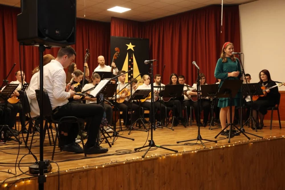 Zažmiri i zaželi: Održan koncert Kutjevačkog tamburaškog orkestra