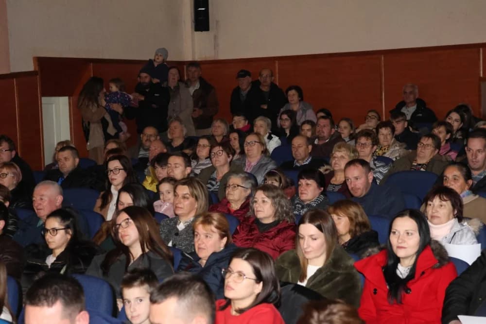 Zažmiri i zaželi: Održan koncert Kutjevačkog tamburaškog orkestra