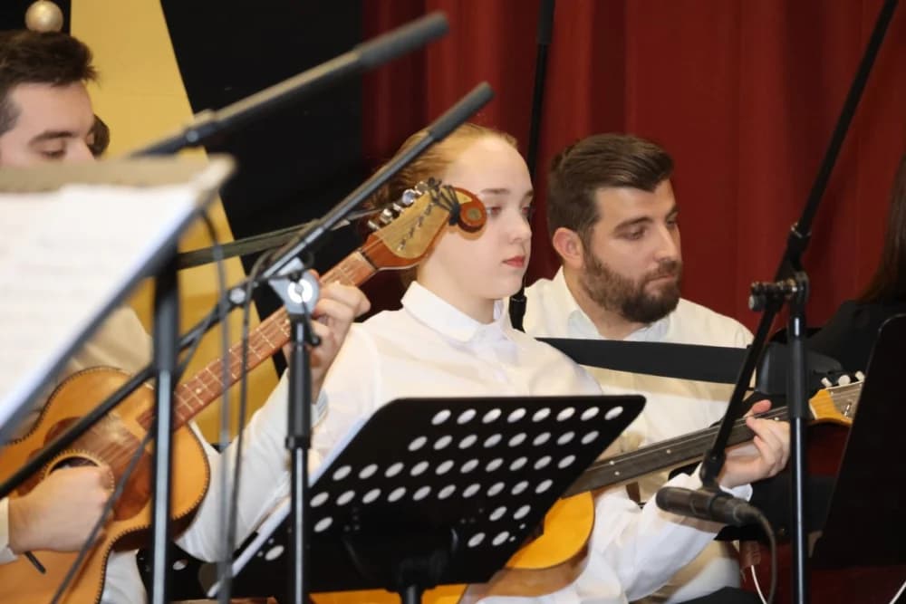 Zažmiri i zaželi: Održan koncert Kutjevačkog tamburaškog orkestra