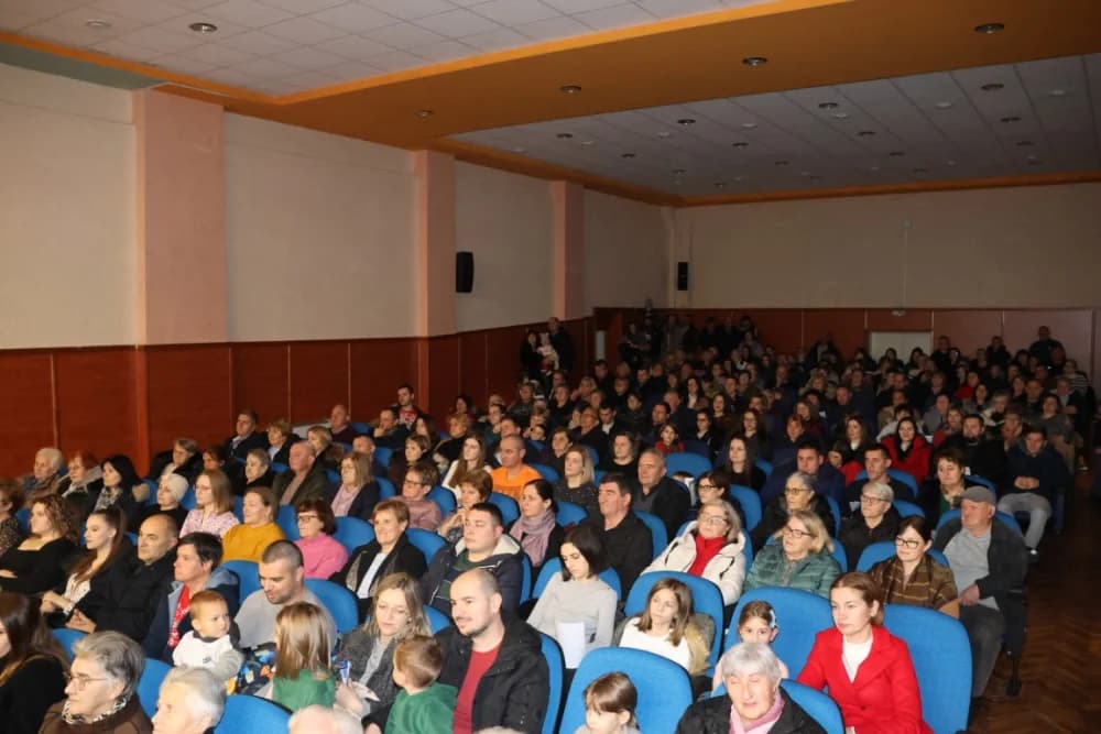 Zažmiri i zaželi: Održan koncert Kutjevačkog tamburaškog orkestra