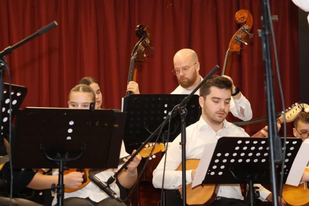 Zažmiri i zaželi: Održan koncert Kutjevačkog tamburaškog orkestra