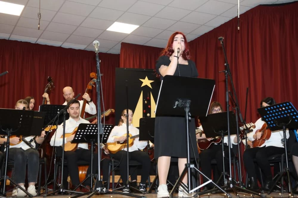 Zažmiri i zaželi: Održan koncert Kutjevačkog tamburaškog orkestra
