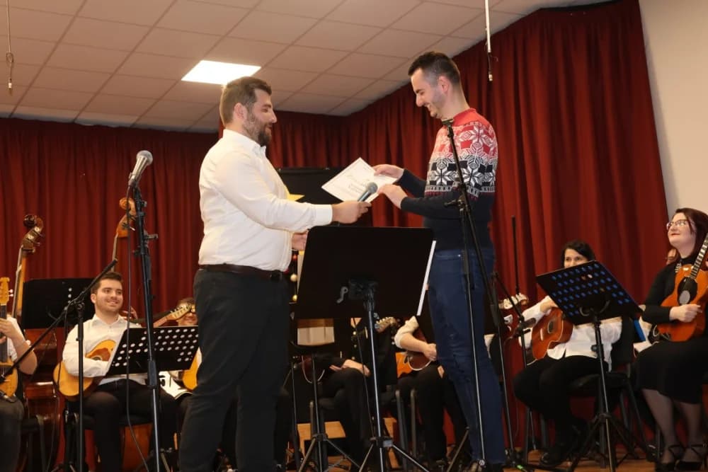 Zažmiri i zaželi: Održan koncert Kutjevačkog tamburaškog orkestra