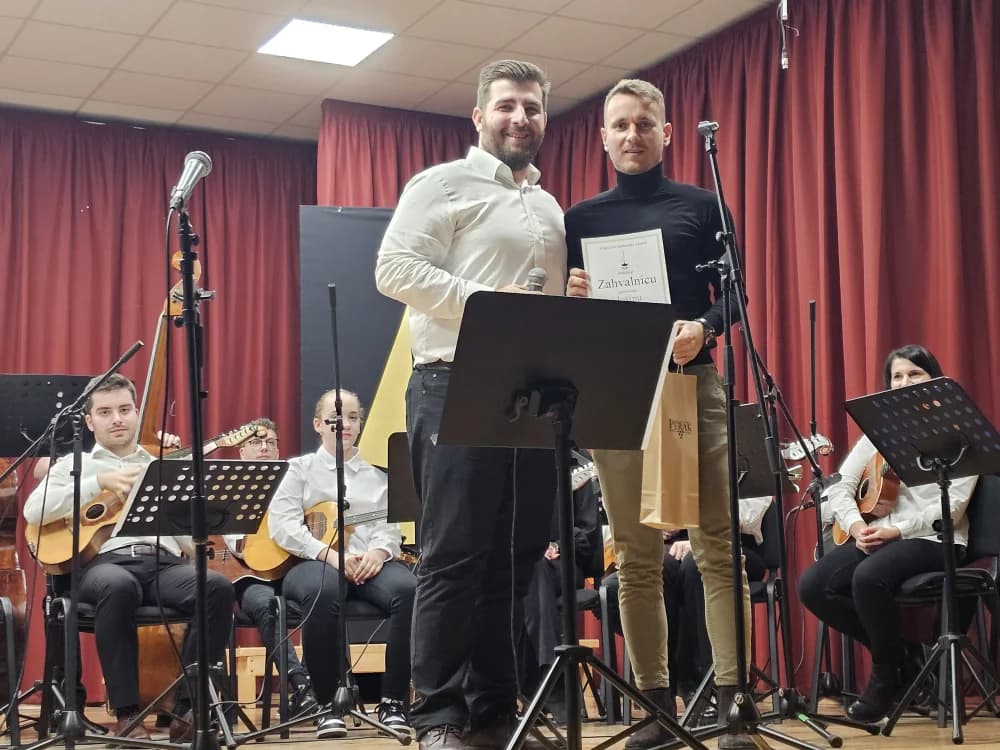 Zažmiri i zaželi: Održan koncert Kutjevačkog tamburaškog orkestra
