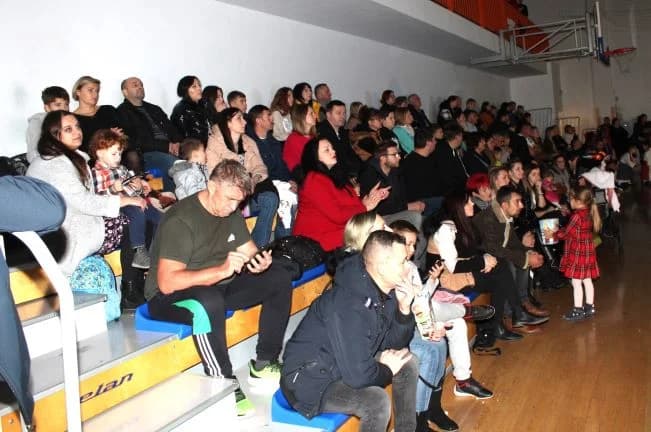 Božićni koncert u povodu dvadesetog rođendana pleterničkih mažoretkinja