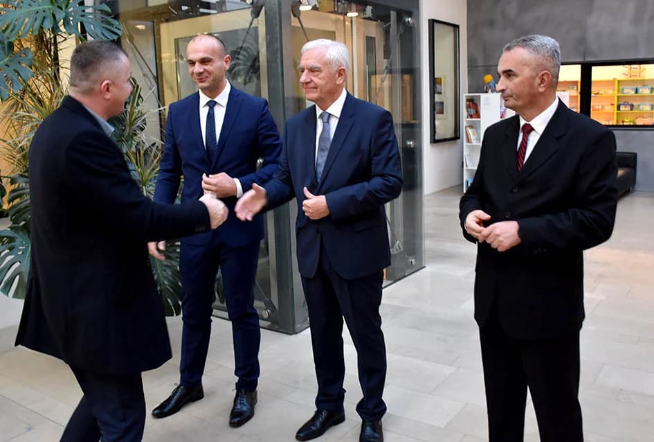 SVEČANI PRIJEM UZVANIKA GRADONAČELNIKA POŽEGE DR.SC. ŽELJKA GLAVIĆA: ʼNastavljamo s realizacijom velikih infrastrukturnih projekataʼ