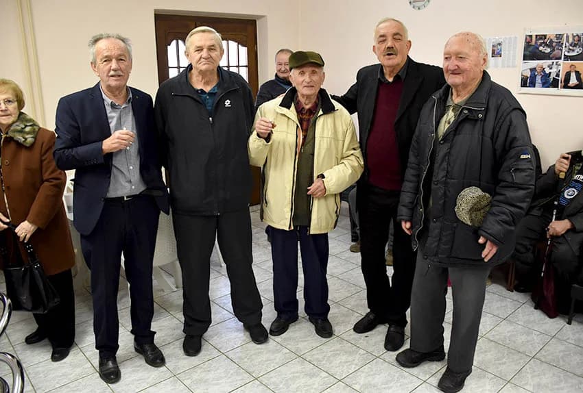 PREDBLAGDANSKI SUSRET: Članovi Hrvatske stranke umirovljenika osnivanjem novih podružnica pripremaju se za izbore