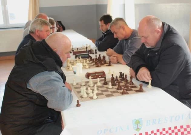ŠAHOVSKI TURNIR U BRESTOVCU: Pobjednik FIDE majstor Josip Stočko iz Šahovskog kluba Vinkovci