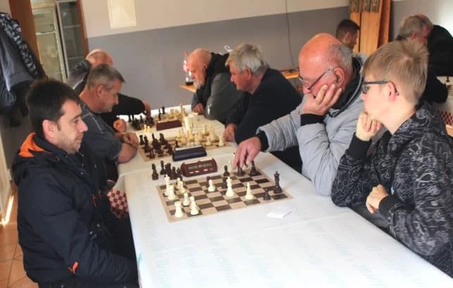 ŠAHOVSKI TURNIR U BRESTOVCU: Pobjednik FIDE majstor Josip Stočko iz Šahovskog kluba Vinkovci