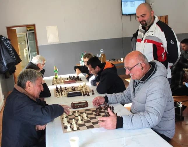 ŠAHOVSKI TURNIR U BRESTOVCU: Pobjednik FIDE majstor Josip Stočko iz Šahovskog kluba Vinkovci