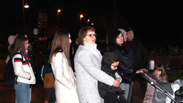 Paljenje četvrte adventske svijeće u Pleternici i uprizorenje živih jaslica