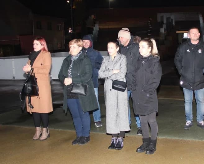 Paljenje četvrte adventske svijeće u Pleternici i uprizorenje živih jaslica