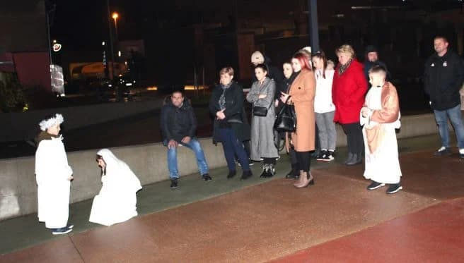 Paljenje četvrte adventske svijeće u Pleternici i uprizorenje živih jaslica