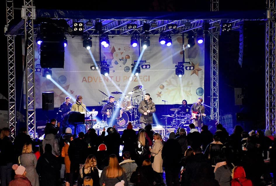 DONATORSKI KONCERT ZA UDRUGU “MALI PRINC” IZ POŽEGE: Silente pjevali brojnim Požežanima