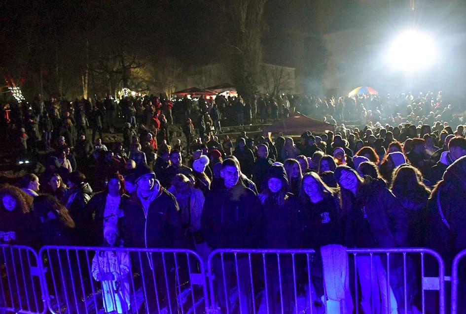 DONATORSKI KONCERT ZA UDRUGU “MALI PRINC” IZ POŽEGE: Silente pjevali brojnim Požežanima