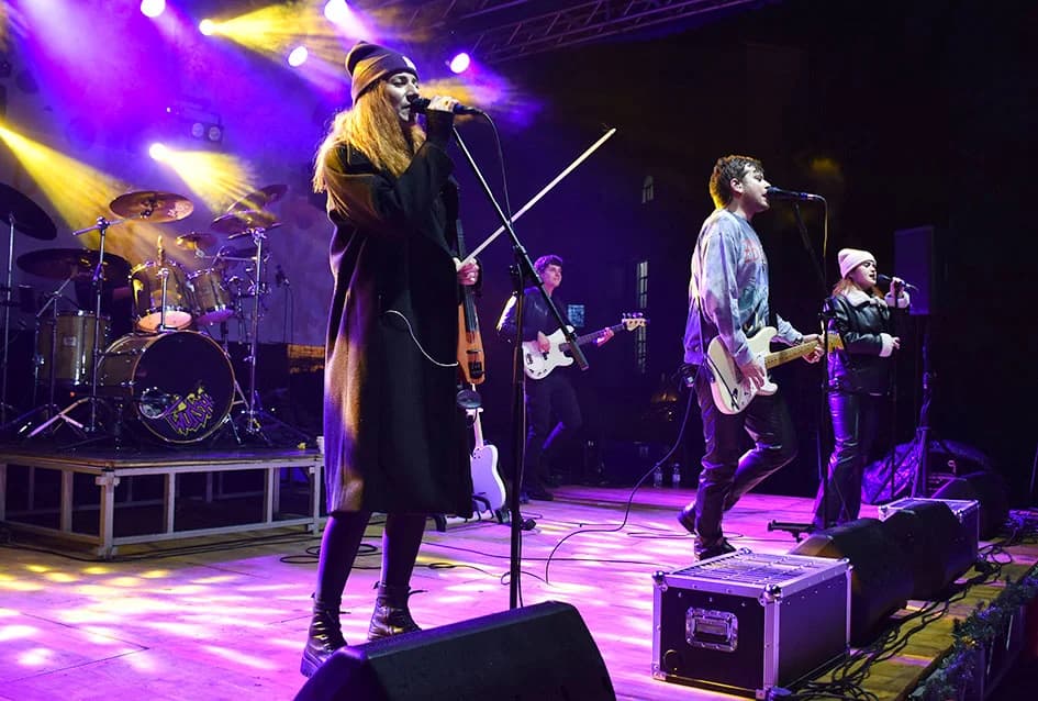 DONATORSKI KONCERT ZA UDRUGU “MALI PRINC” IZ POŽEGE: Silente pjevali brojnim Požežanima