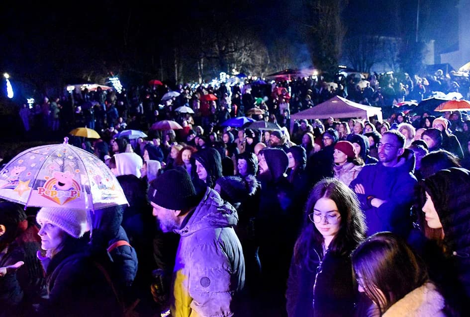 DONATORSKI KONCERT ZA UDRUGU “MALI PRINC” IZ POŽEGE: Silente pjevali brojnim Požežanima