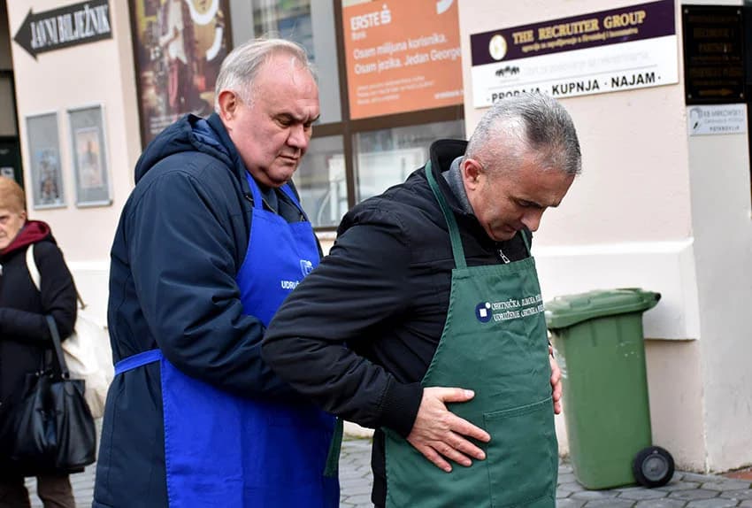 Blagdansko druženje: Građanima Požege i njihovim gostima podijeljeno više od tisuću porcija perkelta od soma