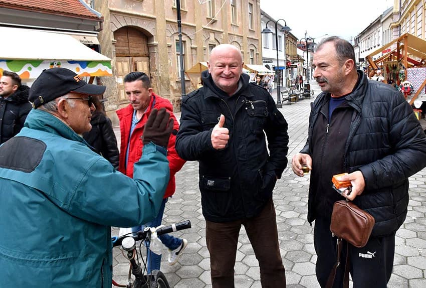 Blagdansko druženje: Građanima Požege i njihovim gostima podijeljeno više od tisuću porcija perkelta od soma