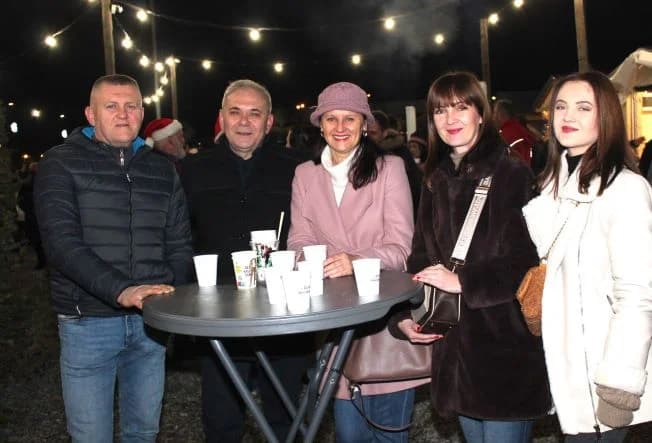 Vatrogasaci i Tamburaški sastav „Satir“ uz bogatu gastronomsku ponudu u Bećarskom šoru