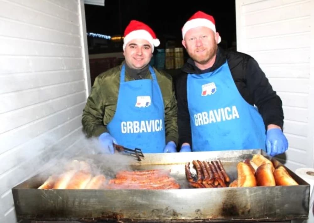 Vatrogasaci i Tamburaški sastav „Satir“ uz bogatu gastronomsku ponudu u Bećarskom šoru