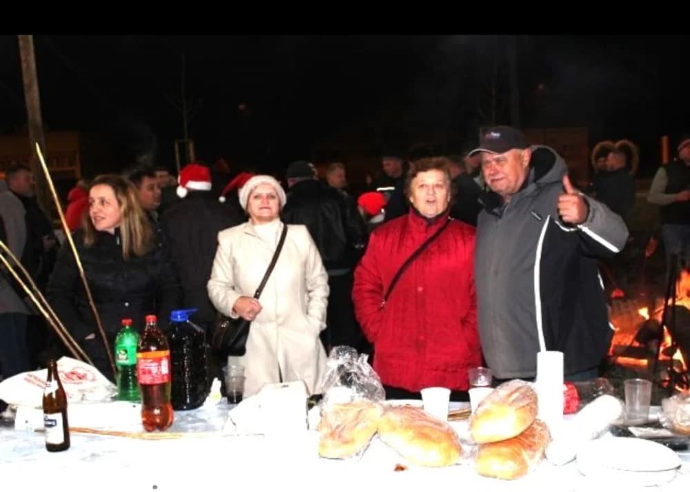 Vatrogasaci i Tamburaški sastav „Satir“ uz bogatu gastronomsku ponudu u Bećarskom šoru