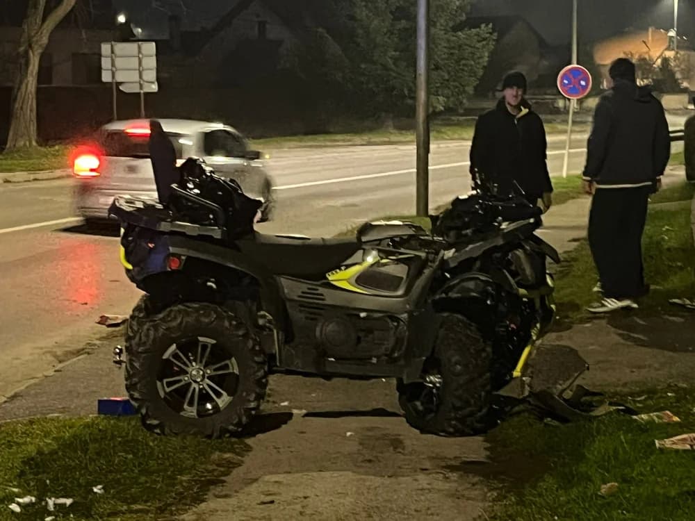 Dvije osobe ozlijeđene: Qudom se zabio u ogradu obizeljske kuće