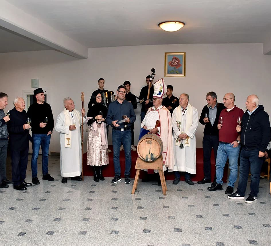 ENJINGI IZDAO TRADICIONALNI KALENDAR ZA 2024. GODINU: Zapis o vremenu koje je iza nas