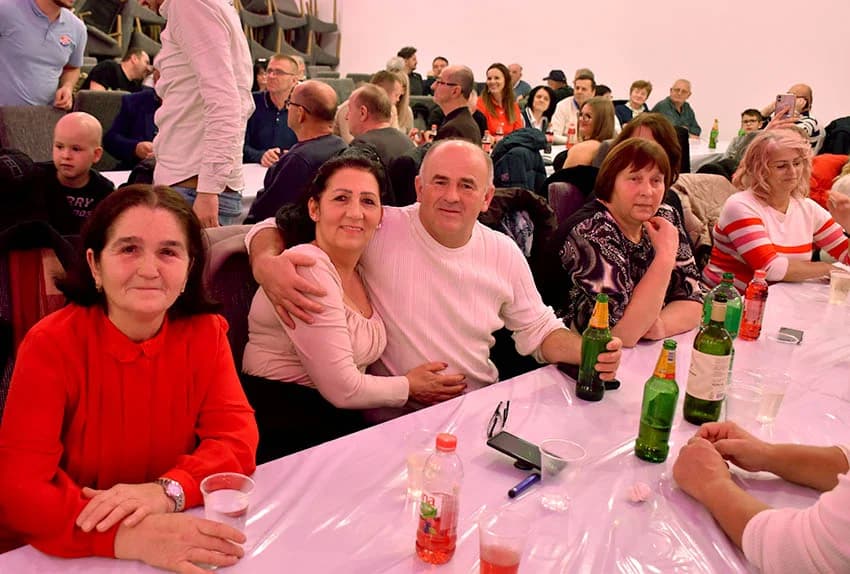 BOSANSKO PRELO: Zvuci šargije i vesela kola Posavljaka i Komušana čuvaju običaje starog kraja