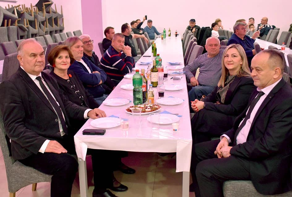 BOSANSKO PRELO: Zvuci šargije i vesela kola Posavljaka i Komušana čuvaju običaje starog kraja