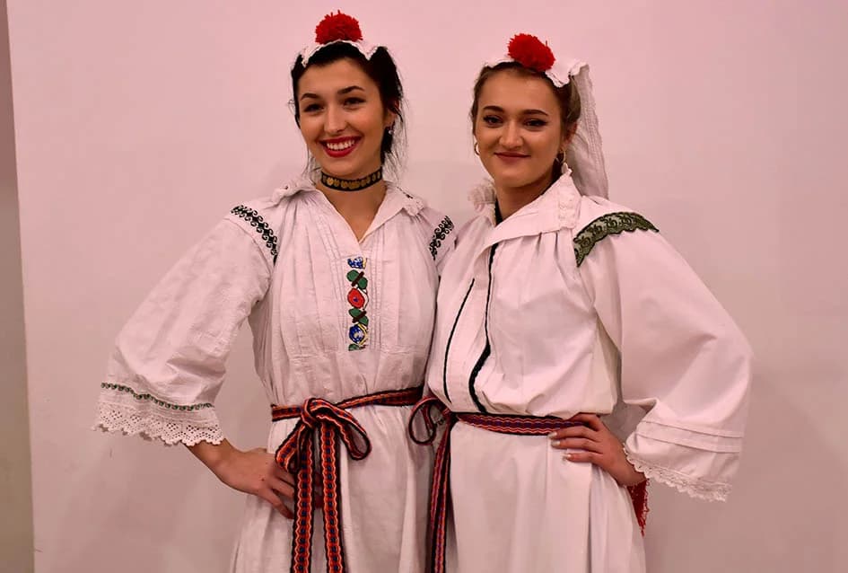 BOSANSKO PRELO: Zvuci šargije i vesela kola Posavljaka i Komušana čuvaju običaje starog kraja