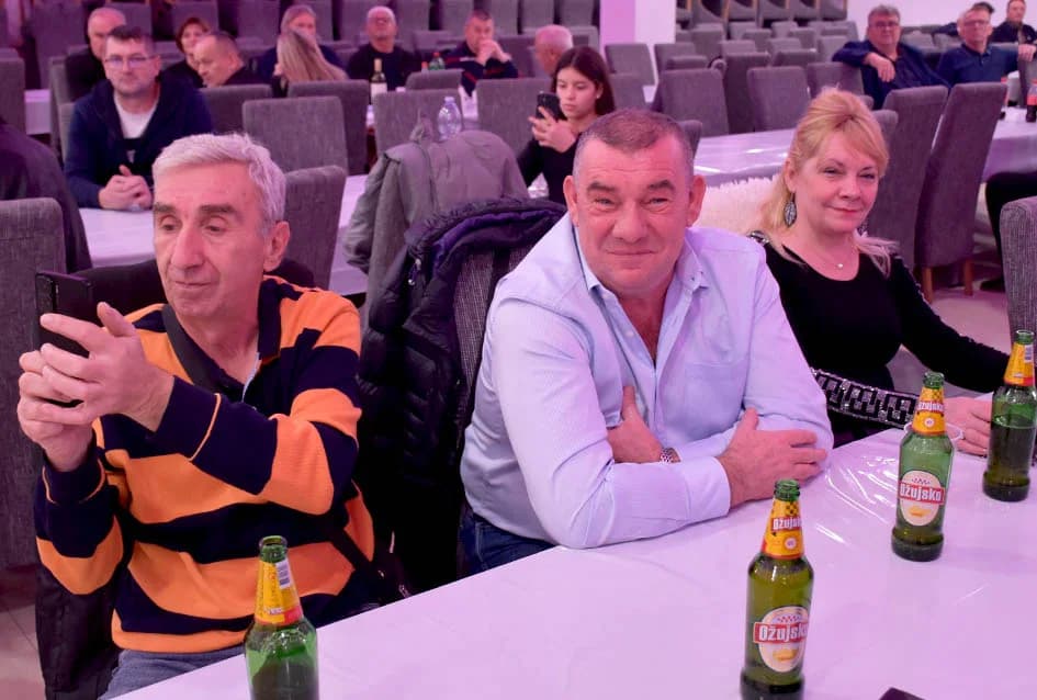 BOSANSKO PRELO: Zvuci šargije i vesela kola Posavljaka i Komušana čuvaju običaje starog kraja