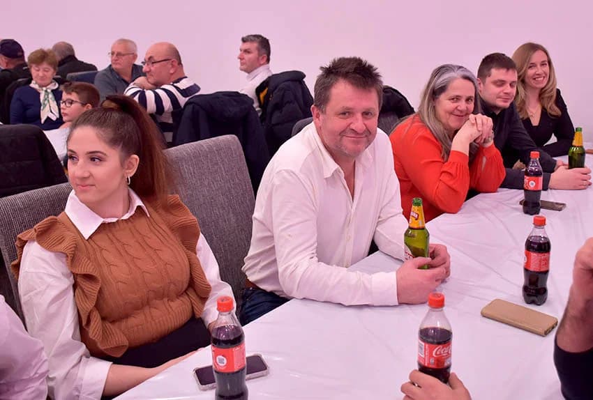 BOSANSKO PRELO: Zvuci šargije i vesela kola Posavljaka i Komušana čuvaju običaje starog kraja
