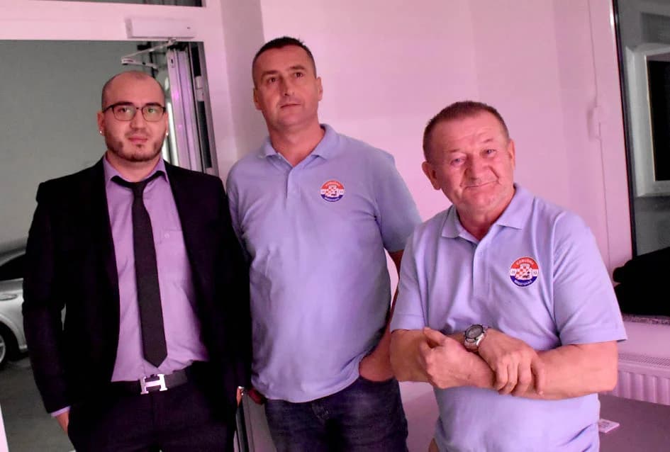BOSANSKO PRELO: Zvuci šargije i vesela kola Posavljaka i Komušana čuvaju običaje starog kraja