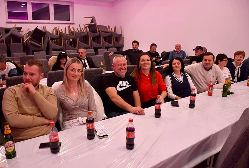 BOSANSKO PRELO: Zvuci šargije i vesela kola Posavljaka i Komušana čuvaju običaje starog kraja