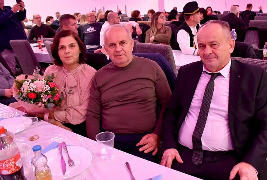 BOSANSKO PRELO: Zvuci šargije i vesela kola Posavljaka i Komušana čuvaju običaje starog kraja