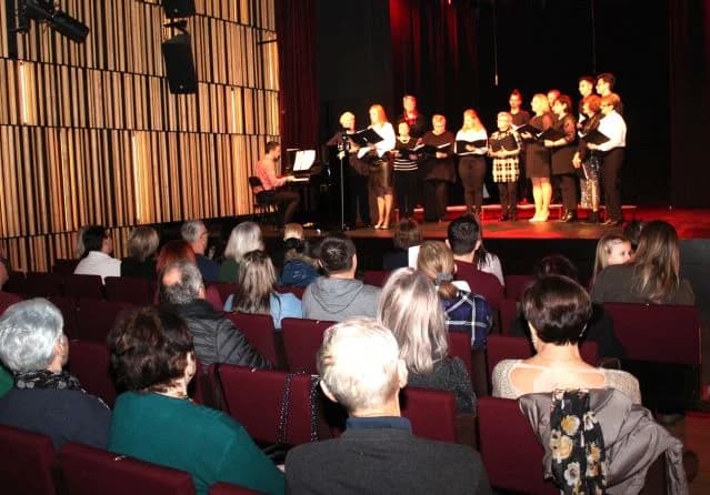 BLAGDANSKI HUMANITARNI KONCERT HKUD-A VIJENAC „Oj djetešce moje drago“ za Udrugu Osmjeh